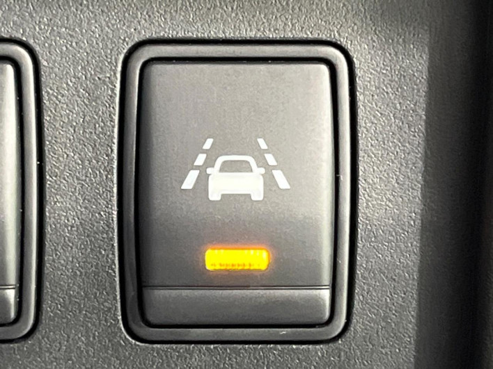 2016 Nissan Serena DAA-HFC26 (UW-6a17b1e743cbd)[9]