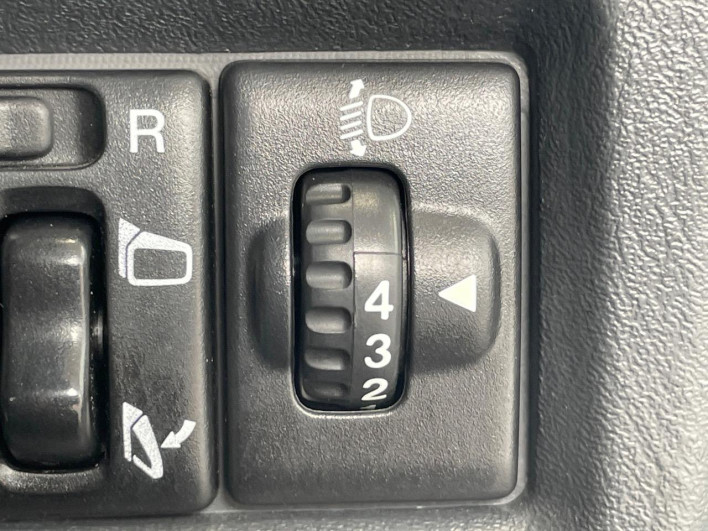 2010 Suzuki Jimny ABA-JB23W (UW-6a17b1ee9ea73)[19]