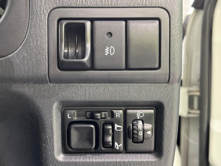 2011 Suzuki Jimny ABA-JB23W (UW-6a17b1eea5c93)[15]