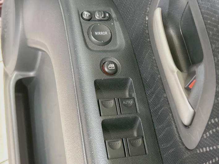 2010 Honda Zest Spark DBA-JE1 (UW-6a17b1f796cc2)[16]