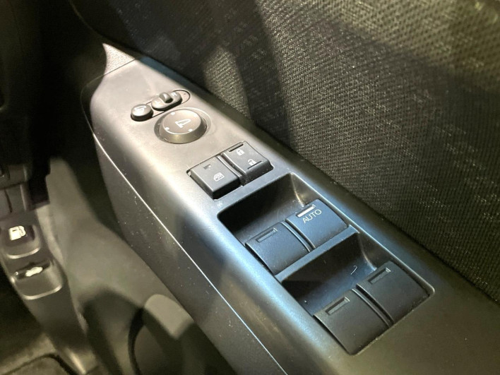 2014 Honda N-BOX DBA-JF1 (UW-6a17b1fc3a7f2)[28]