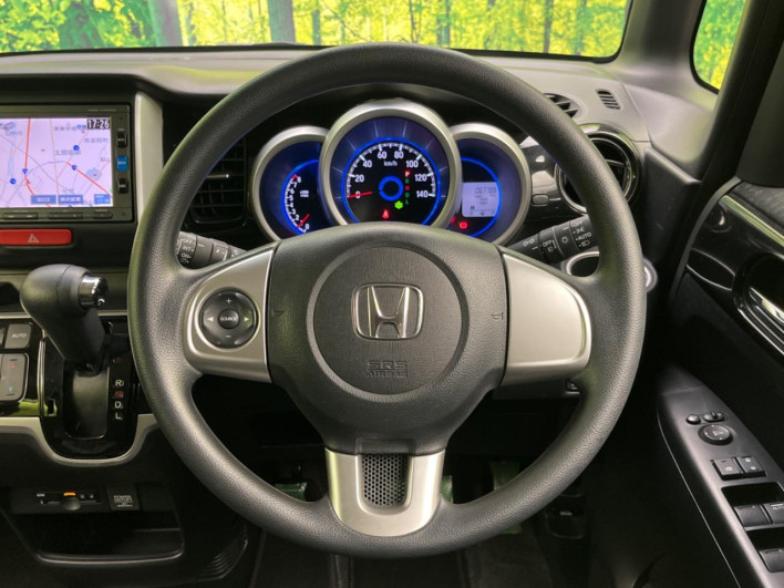 2017 Honda N-BOX CUSTOM DBA-JF1 (UW-6a17b1fee0b3d)[24]