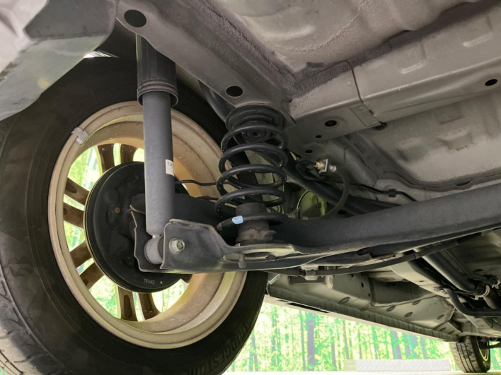 2017 Honda N-BOX CUSTOM DBA-JF1 (UW-6a17b1fee0b3d)[16]