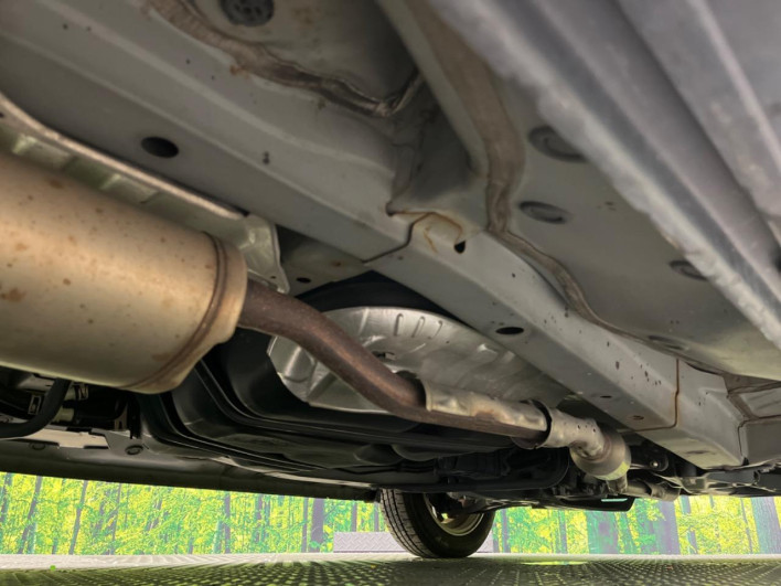 2017 Honda N-BOX CUSTOM DBA-JF1 (UW-6a17b1fee0b3d)[18]