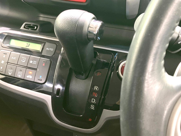 2014 Honda N-BOX DBA-JF1 (UW-6a17b20123aa2)[21]