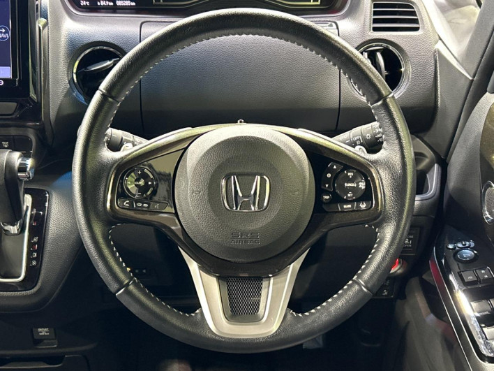 2018 Honda N-BOX CUSTOM DBA-JF3 (UW-6a17b20a35654)[23]