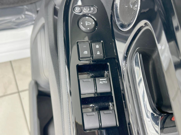2023 Honda N-BOX CUSTOM 6BA-JF3 (UW-6a17b20d74ad1)[26]