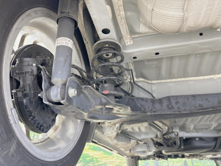 2023 Honda N-BOX CUSTOM 6BA-JF3 (UW-6a17b20d74ad1)[18]
