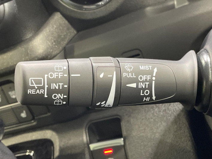 2025 Honda N-BOX CUSTOM 6BA-JF5 (UW-6a17b218cf71c)[29]