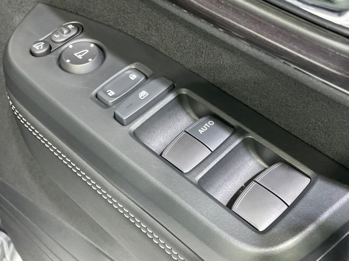 2025 Honda N-BOX CUSTOM 6BA-JF5 (UW-6a17b218cf71c)[20]