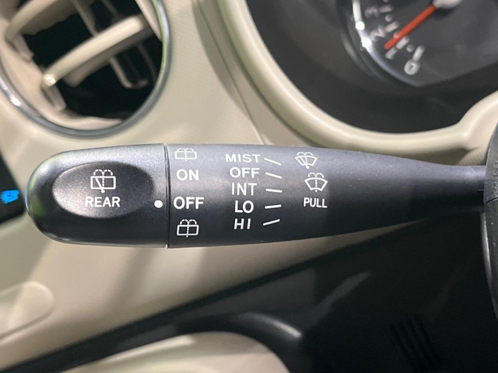 2013 Daihatsu Mira Cocoa DBA-L675S (UW-6a17b2322e22e)[29]