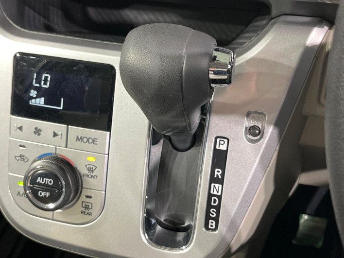 2019 Daihatsu Cast DBA-LA250S (UW-6a17b238b88ec)[16]