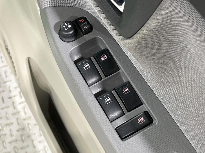 2019 Daihatsu Cast DBA-LA250S (UW-6a17b238b88ec)[21]
