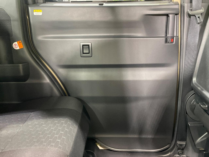 2018 Daihatsu Wake DBA-LA710S (UW-6a17b24fbc4ac)[28]