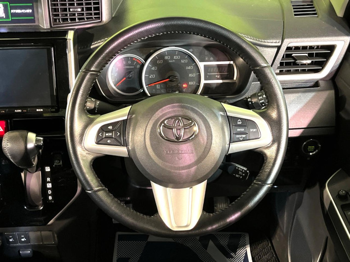 2017 Toyota Roomy DBA-M900A (UW-6a17b25d6d5f4)[6]