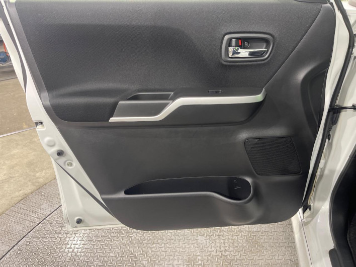 2016 Mitsubishi Delica D:2 DAA-MB36S (UW-6a17b27455974)[28]