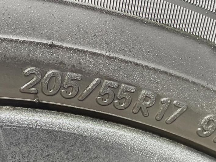 2023 Toyota Voxy 6BA-MZRA90W (UW-6a17b2d2069c4)[5]