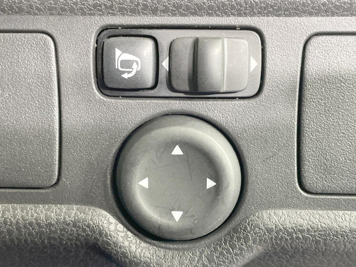 2013 Nissan Note DBA-NE12 (UW-6a17b2d6d6216)[28]