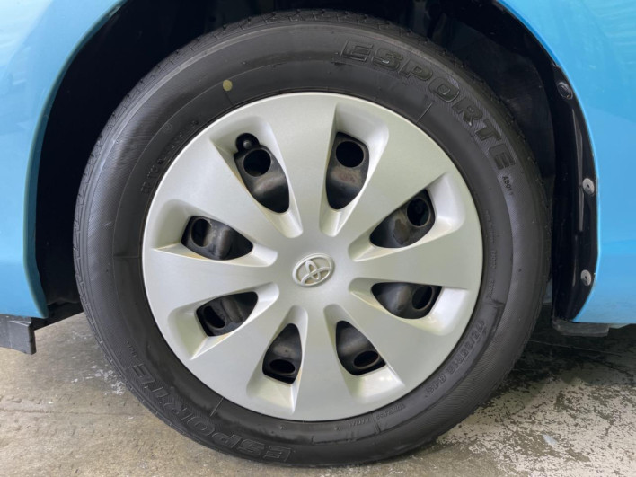 2012 Toyota Aqua DAA-NHP10 (UW-6a17b2d74c042)[29]