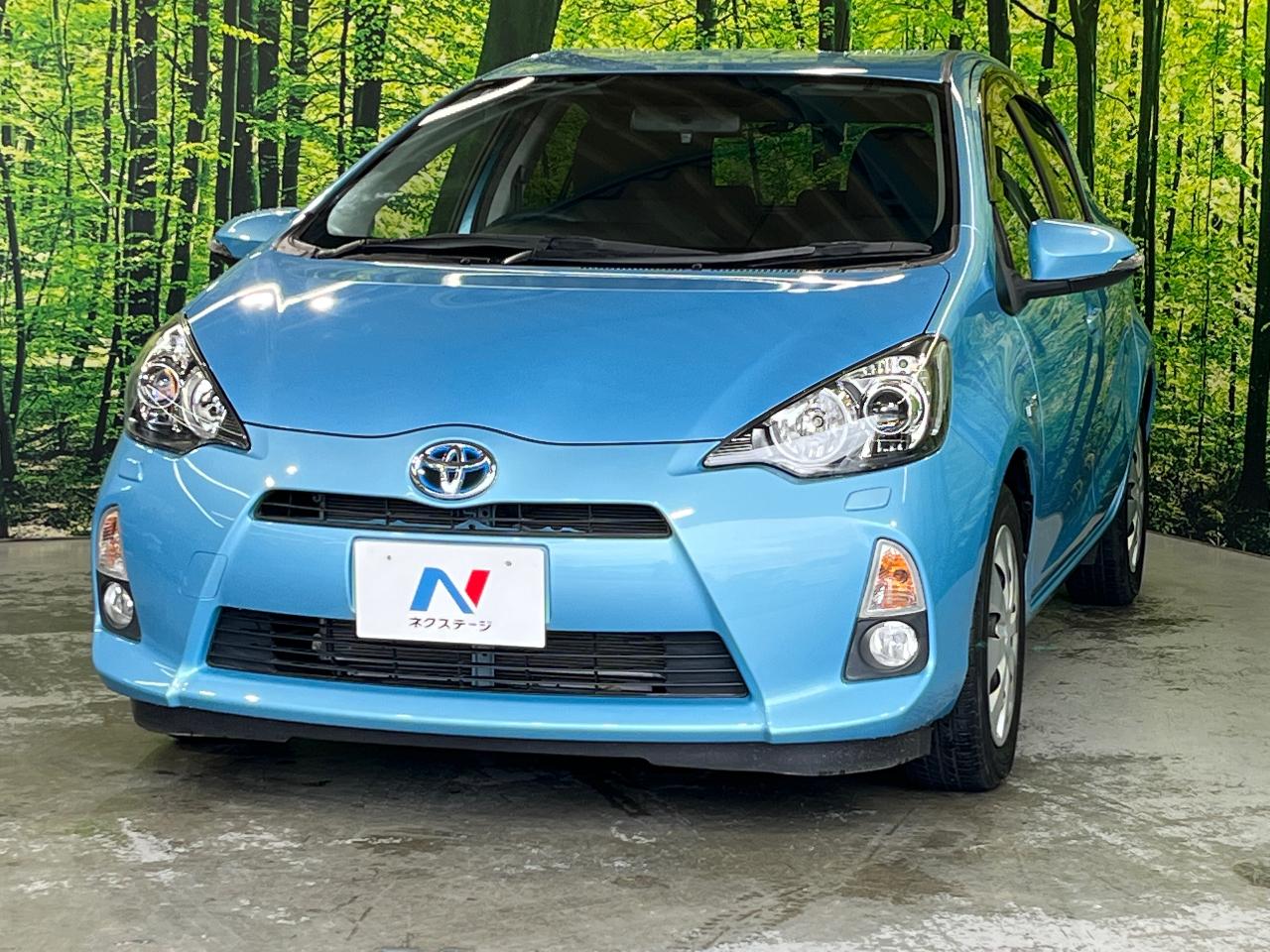 2012 Toyota Aqua DAA-NHP10