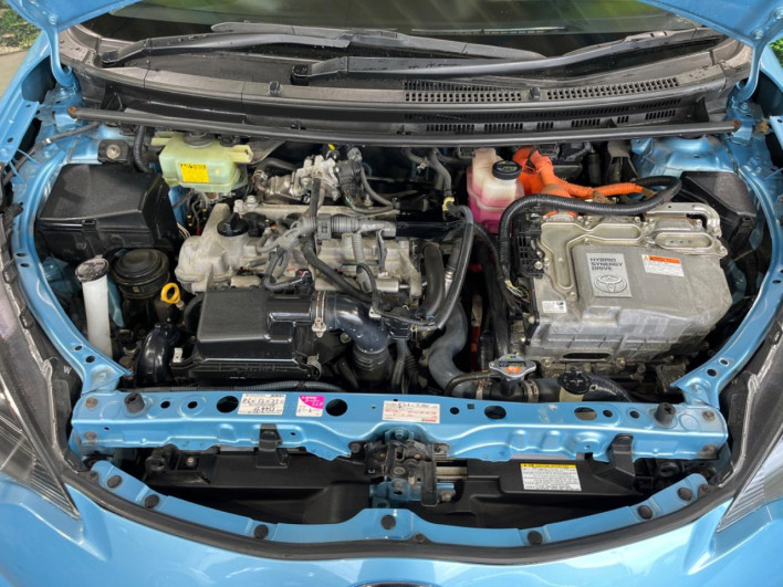 2012 Toyota Aqua DAA-NHP10 (UW-6a17b2d74c042)[23]