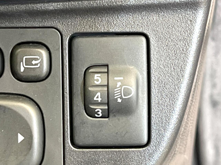 2021 Toyota Aqua 6AA-NHP10 (UW-6a17b2da5c6e7)[19]