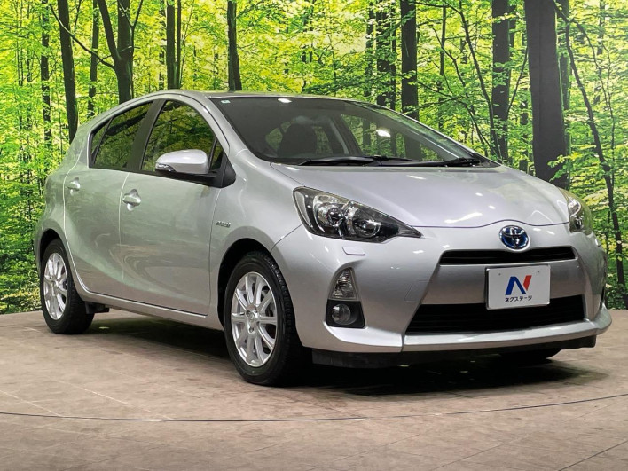 2012 Toyota Aqua DAA-NHP10 (UW-6a17b2da824f0)[14]
