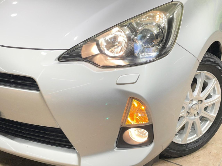 2012 Toyota Aqua DAA-NHP10 (UW-6a17b2da824f0)[9]