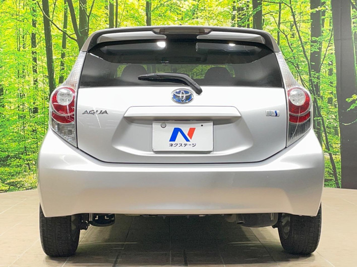 2012 Toyota Aqua DAA-NHP10 (UW-6a17b2da824f0)[17]