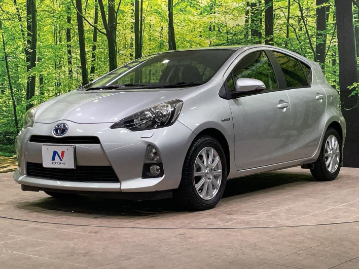 2012 Toyota Aqua DAA-NHP10 (UW-6a17b2da824f0)[12]