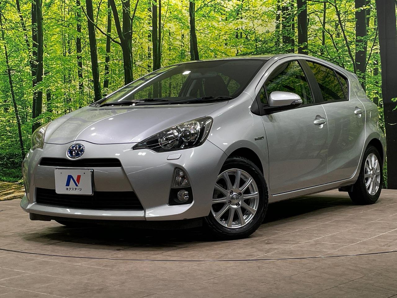 2012 Toyota Aqua DAA-NHP10