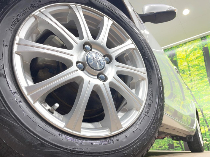 2012 Toyota Aqua DAA-NHP10 (UW-6a17b2da824f0)[4]