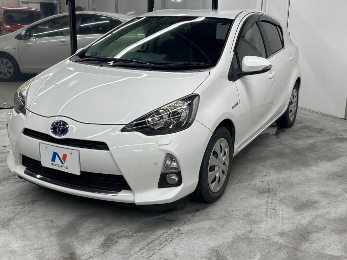 2013 Toyota Aqua DAA-NHP10 (UW-6a17b2dc65280)[0]