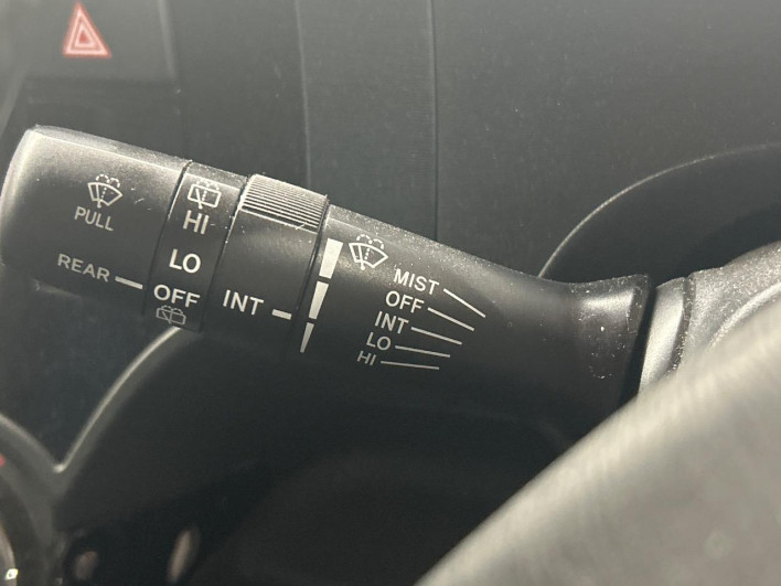 2013 Toyota Aqua DAA-NHP10 (UW-6a17b2dc65280)[14]