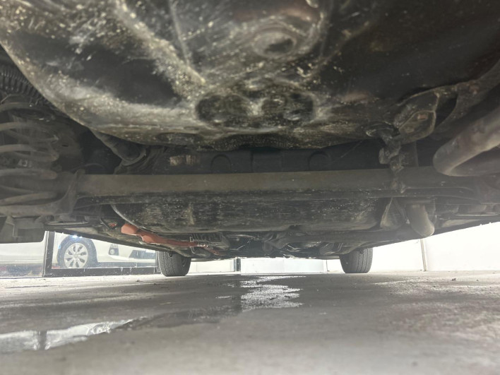 2013 Toyota Aqua DAA-NHP10 (UW-6a17b2dc65280)[27]