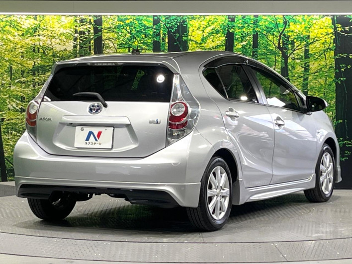 2014 Toyota Aqua DAA-NHP10 (UW-6a17b2dc9c5c1)[9]