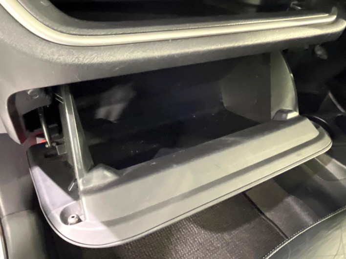 2014 Toyota Aqua DAA-NHP10 (UW-6a17b2dc9c5c1)[24]