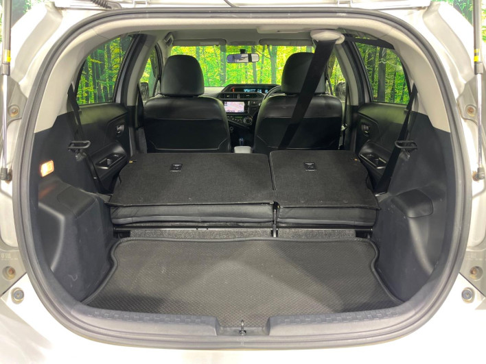 2014 Toyota Aqua DAA-NHP10 (UW-6a17b2dc9c5c1)[14]
