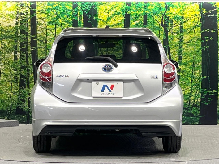 2014 Toyota Aqua DAA-NHP10 (UW-6a17b2dc9c5c1)[10]