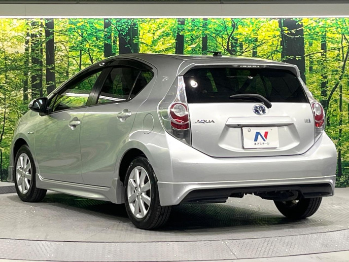 2014 Toyota Aqua DAA-NHP10 (UW-6a17b2dc9c5c1)[11]