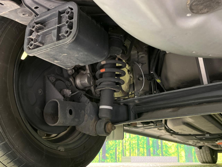 2016 Toyota Sienta DAA-NHP170G (UW-6a17b2e094e25)[12]