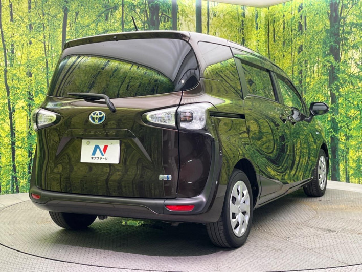2016 Toyota Sienta DAA-NHP170G (UW-6a17b2e094e25)[10]