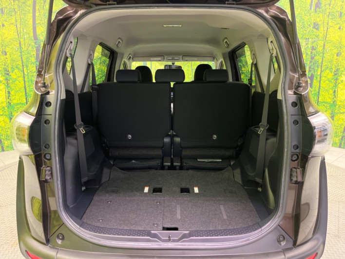 2016 Toyota Sienta DAA-NHP170G (UW-6a17b2e094e25)[15]