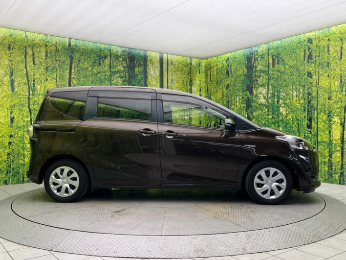 2016 Toyota Sienta DAA-NHP170G (UW-6a17b2e094e25)[9]