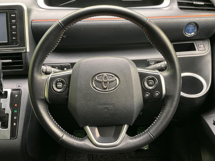 2016 Toyota Sienta DAA-NHP170G (UW-6a17b2e094e25)[21]