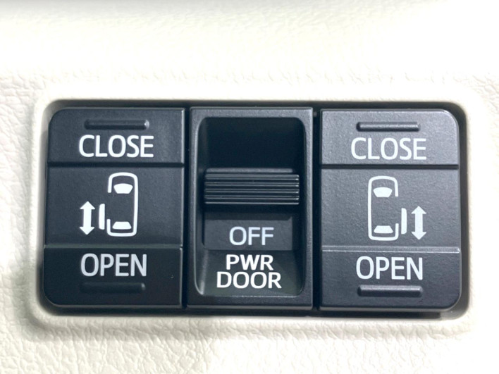 2015 Toyota Sienta DBA-NSP170G (UW-6a17b2e4cd524)[17]
