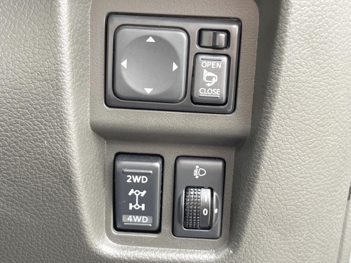 2010 Nissan Cube DBA-NZ12 (UW-6a17b2ec82970)[23]