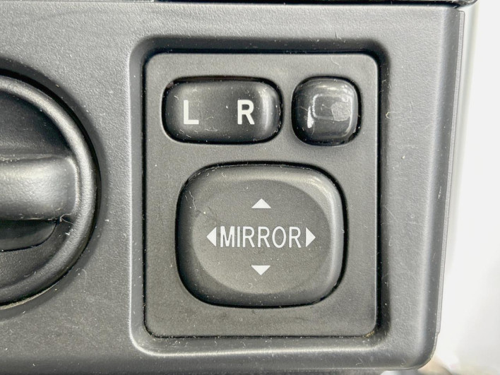 2015 Toyota Corolla Axio DBA-NZE161 (UW-6a17b2ed17249)[29]