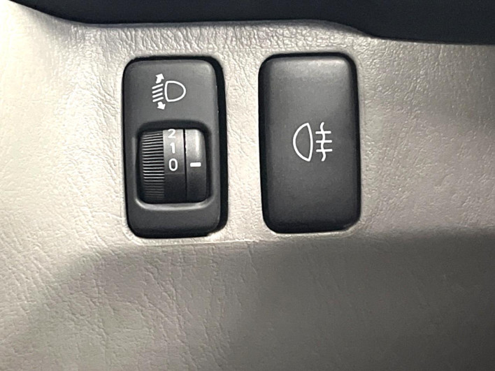 2009 Toyota Hilux Surf CBA-TRN215W (UW-6a17b3186ddf1)[23]