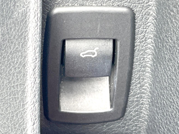 2015 BMW 2 Series DBA-2A15 (UW-6a17b324d346a)[28]